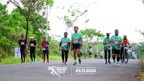 Race photo from Arutmin Borneo Run 2024