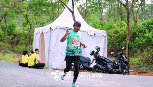 Race photo from Arutmin Borneo Run 2024
