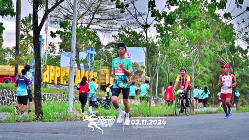 Race photo from Arutmin Borneo Run 2024