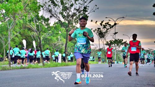 Race photo from Arutmin Borneo Run 2024
