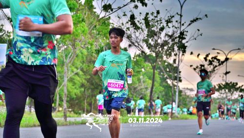 Race photo from Arutmin Borneo Run 2024