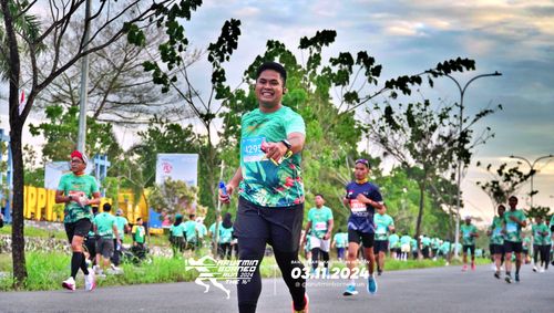 Race photo from Arutmin Borneo Run 2024