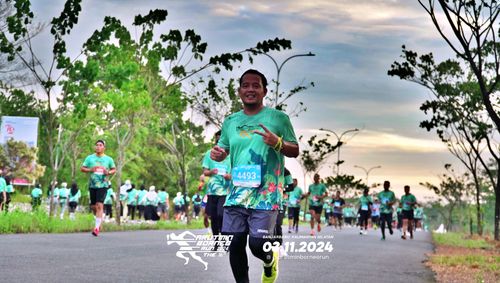 Race photo from Arutmin Borneo Run 2024