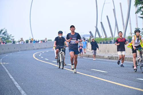 Race photo from NOTARACE 2025