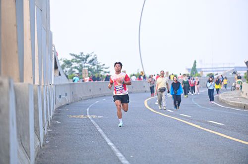 Race photo from NOTARACE 2025