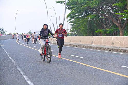 Race photo from NOTARACE 2025
