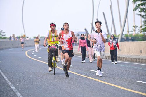 Race photo from NOTARACE 2025