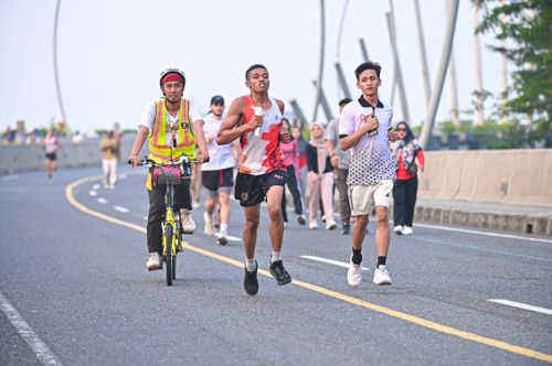 Race photo from NOTARACE 2025