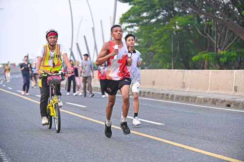 Race photo from NOTARACE 2025