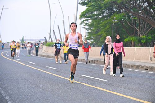 Race photo from NOTARACE 2025
