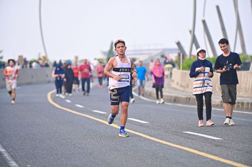 Race photo from NOTARACE 2025