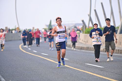 Race photo from NOTARACE 2025