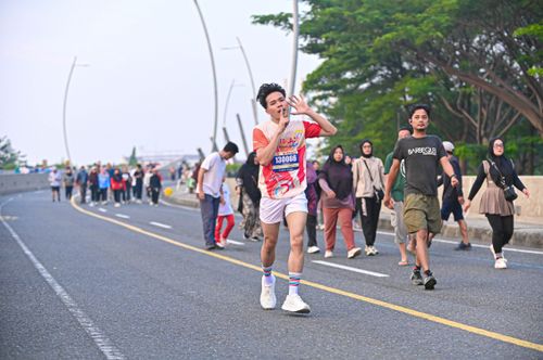 Race photo from NOTARACE 2025
