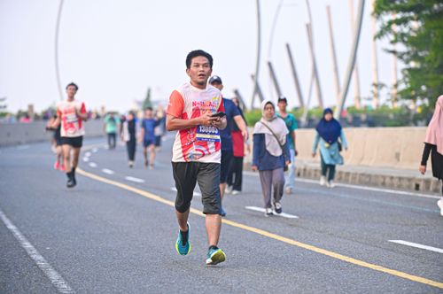 Race photo from NOTARACE 2025