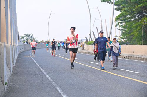 Race photo from NOTARACE 2025