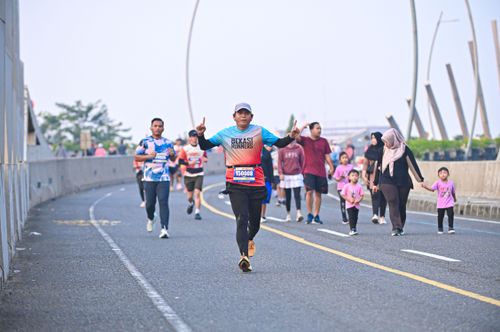 Race photo from NOTARACE 2025