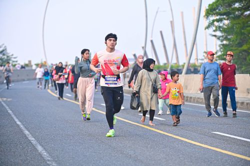 Race photo from NOTARACE 2025