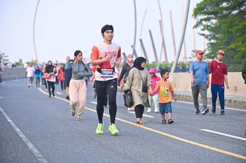 Race photo from NOTARACE 2025