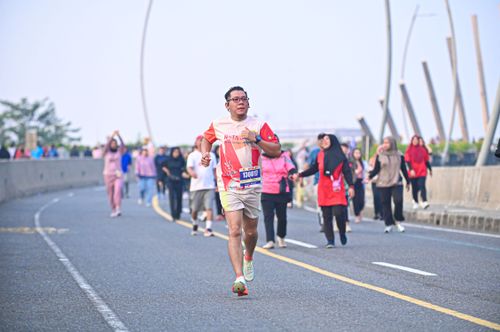 Race photo from NOTARACE 2025