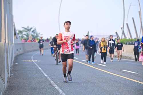 Race photo from NOTARACE 2025