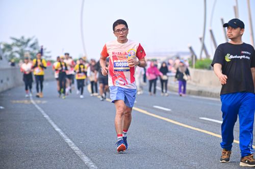 Race photo from NOTARACE 2025