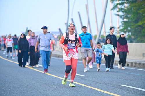 Race photo from NOTARACE 2025