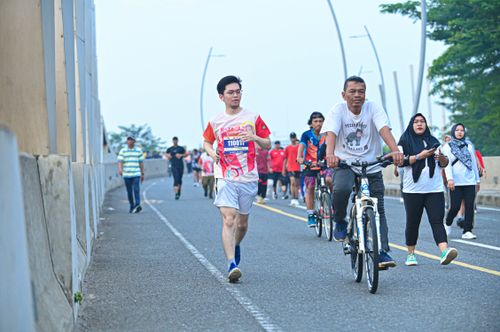 Race photo from NOTARACE 2025