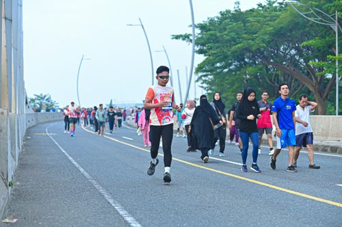 Race photo from NOTARACE 2025