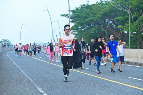 Race photo from NOTARACE 2025