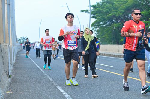 Race photo from NOTARACE 2025