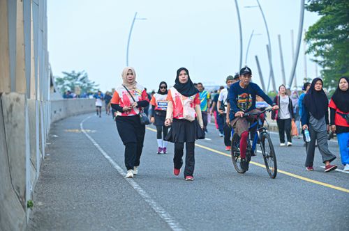Race photo from NOTARACE 2025
