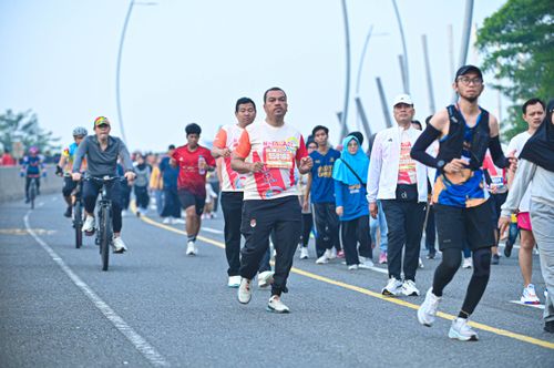 Race photo from NOTARACE 2025